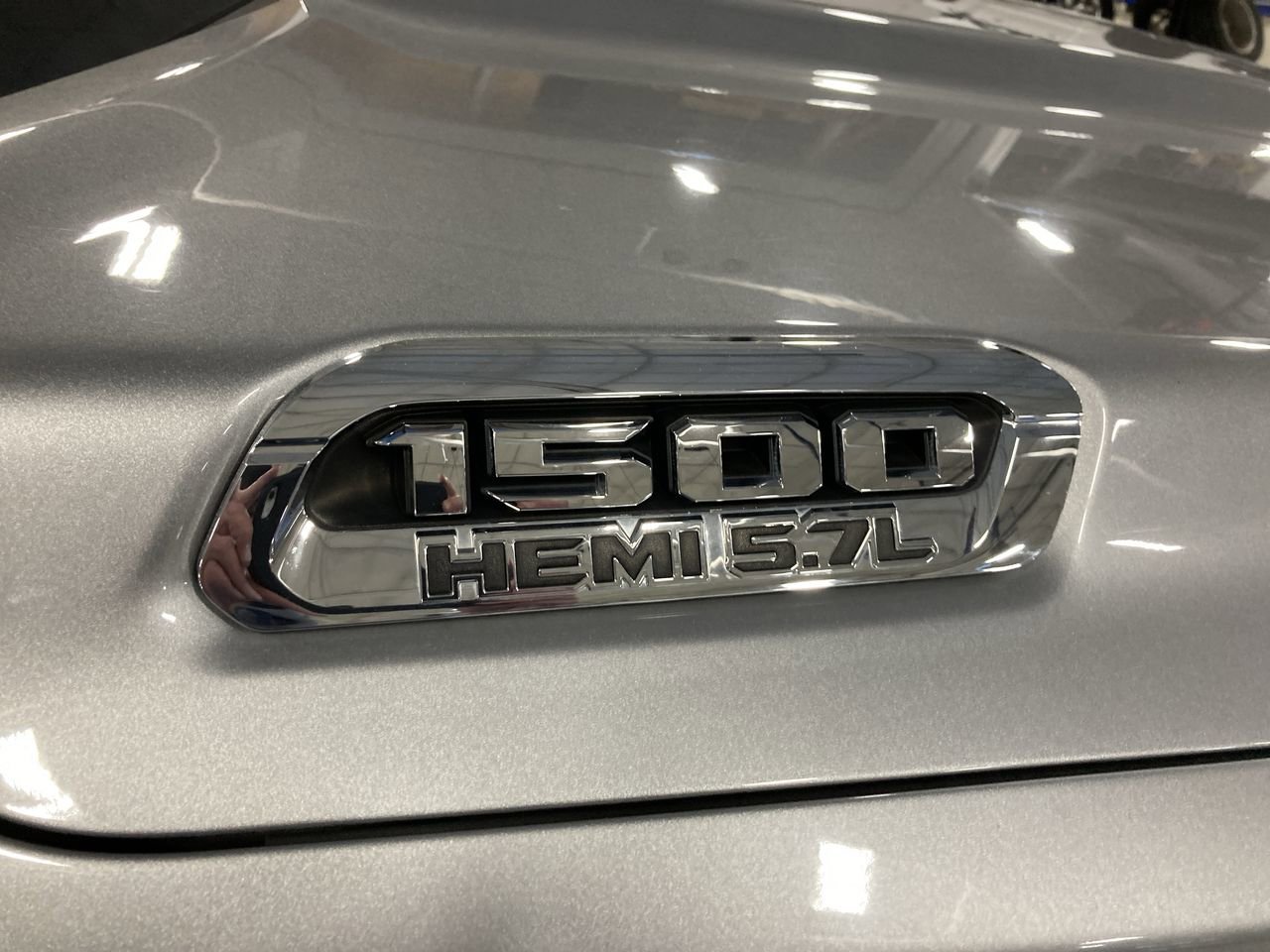 Used 2019 RAM 1500 Big Horn AWD/4WD image 9