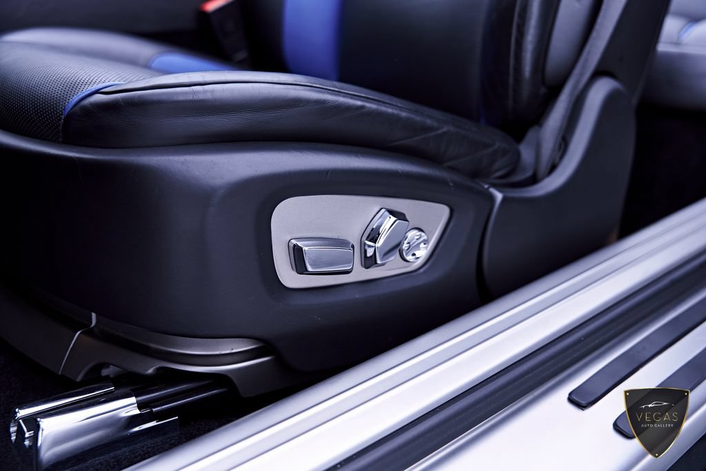 Used 2019 Rolls-Royce Dawn RWD image 48