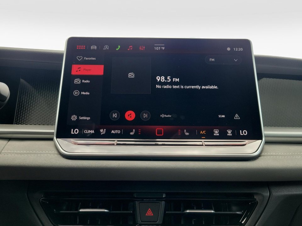 New 2026 Volkswagen Tiguan SE R-Line FWD image 17