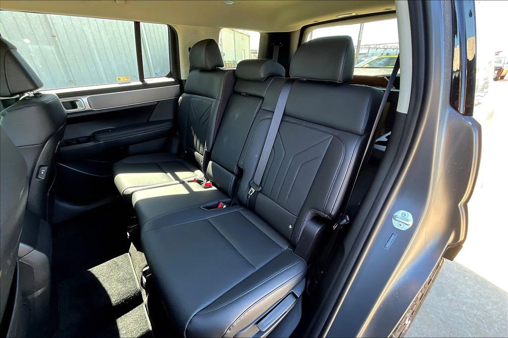 Used 2025 Hyundai Santa Fe XRT image 18