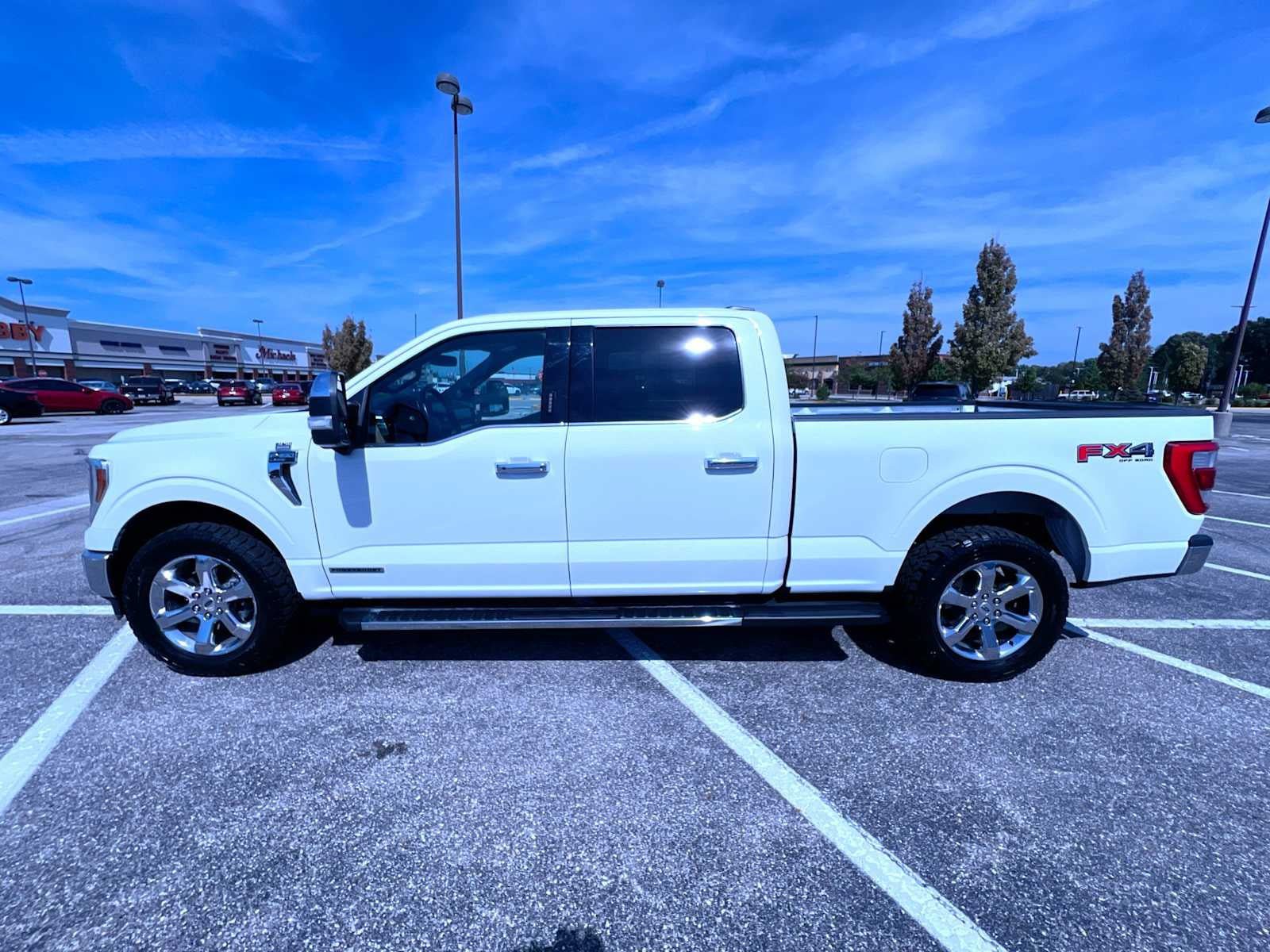 Used 2021 Ford F150 Lariat w/ Equipment Group 502A High AWD/4WD image 5