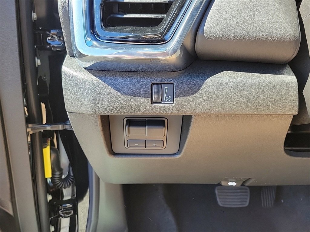 New 2025 GMC Canyon Elevation w/ Technology Package image 12