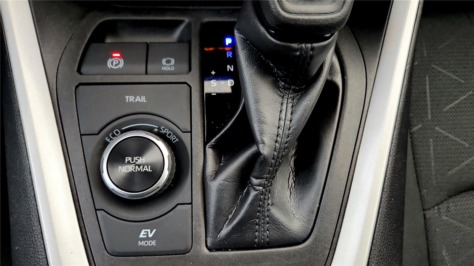 Used 2024 Toyota RAV4 XLE w/ Convenience Package image 35