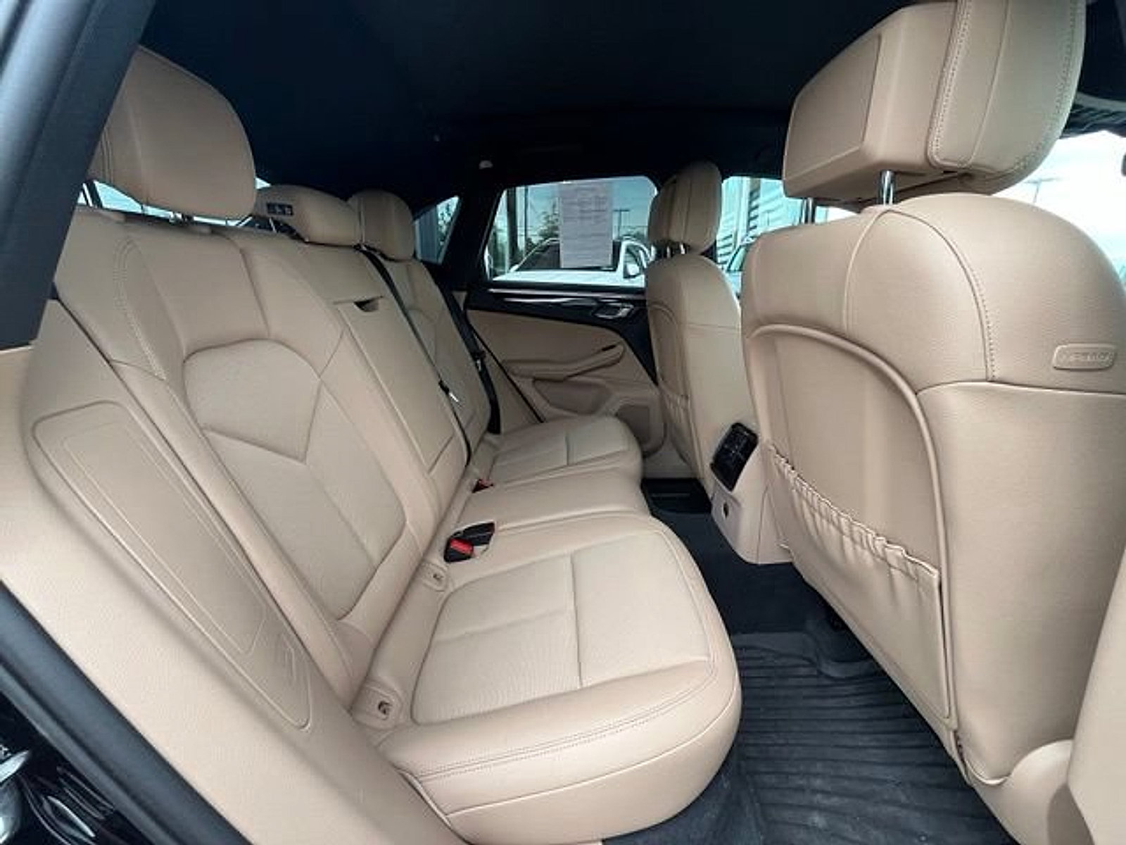 Used 2024 Porsche Macan AWD/4WD image 9