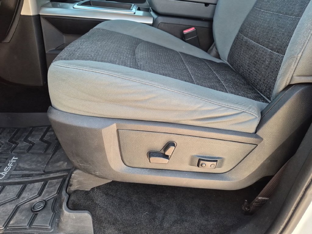 Used 2014 RAM 3500 Big Horn AWD/4WD image 17