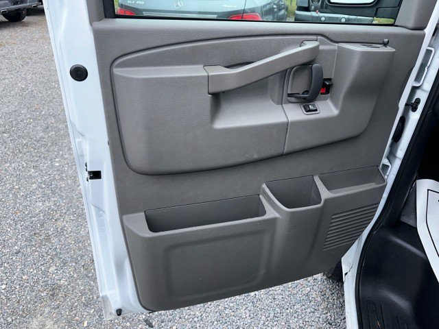 Used 2025 Chevrolet Express 2500 w/ Driver Convenience Package RWD image 20