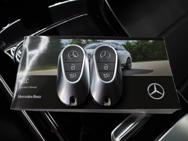 Used 2024 Mercedes-Benz GLC 300 4MATIC image 44