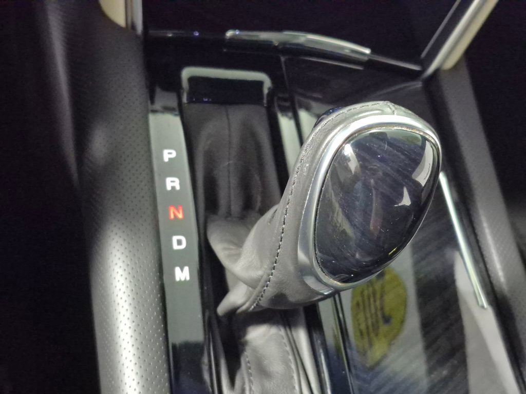 Used 2013 Cadillac XTS Platinum AWD/4WD image 17