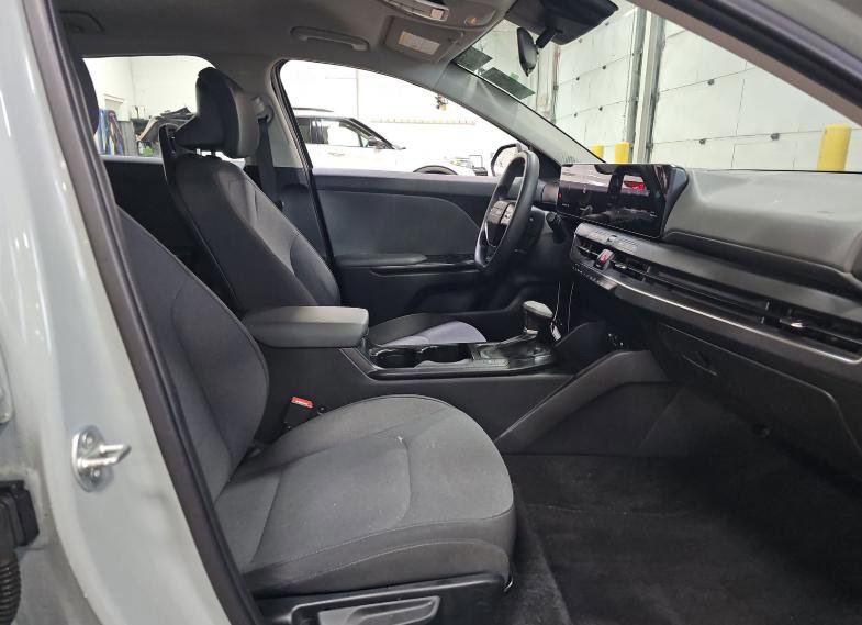 Used 2025 Kia K4 LXS image 6