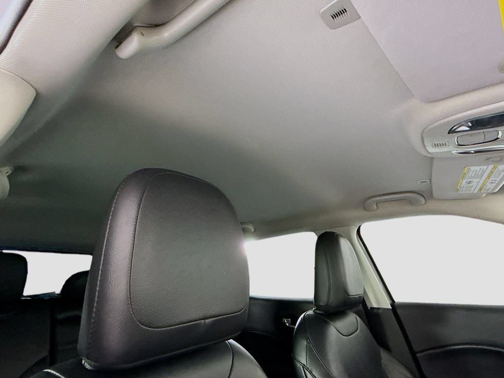 Used 2019 Jeep Compass Limited FWD image 18