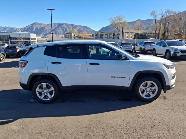 Used 2024 Jeep Compass Sport image 2
