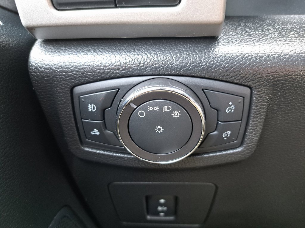 Used 2016 Ford F150 Lariat w/ Equipment Group 502A Luxury image 28