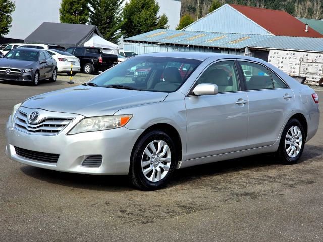 Used 2011 Toyota Camry LE image 3