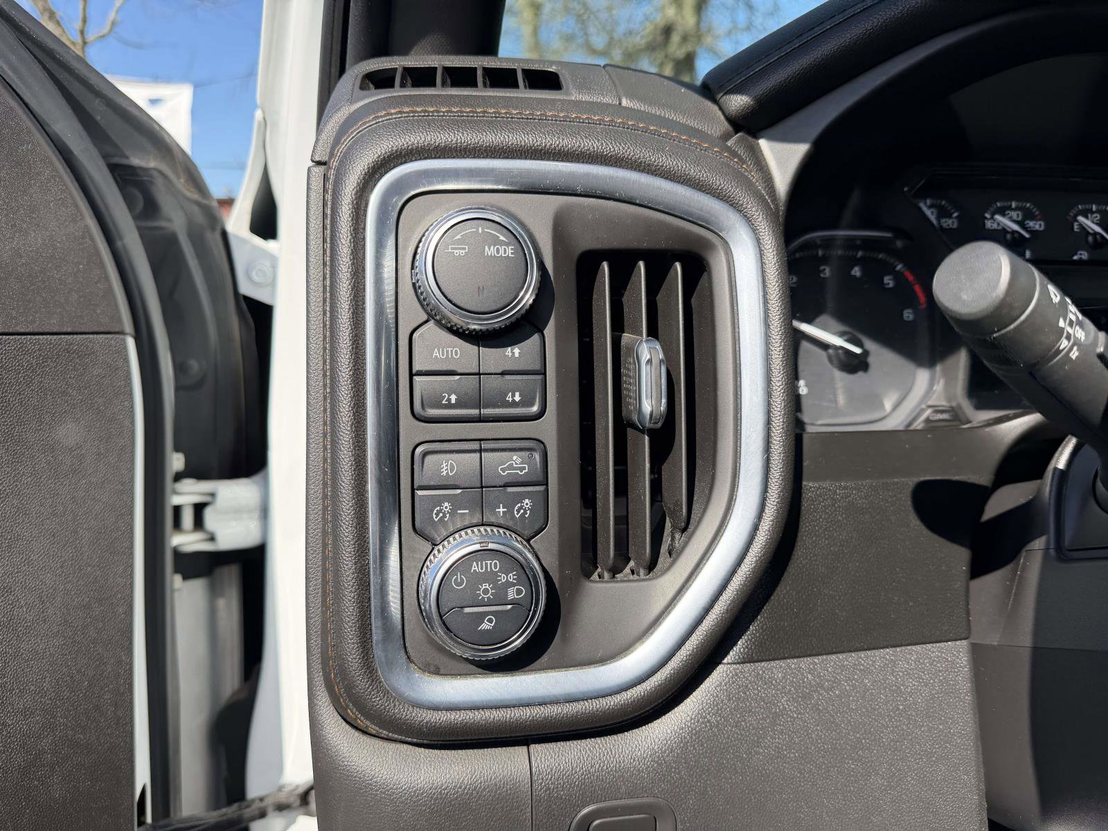 Certified 2021 GMC Sierra 1500 AT4 w/ AT4 Preferred Package AWD/4WD image 23