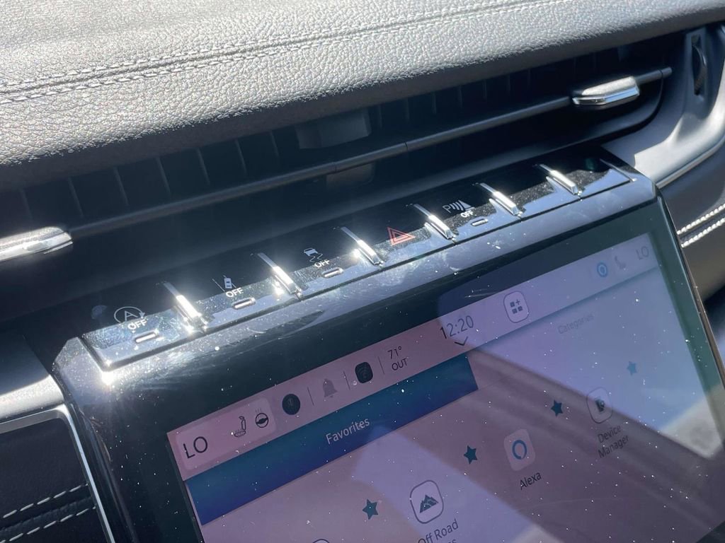 Certified 2025 Jeep Grand Cherokee Limited image 39