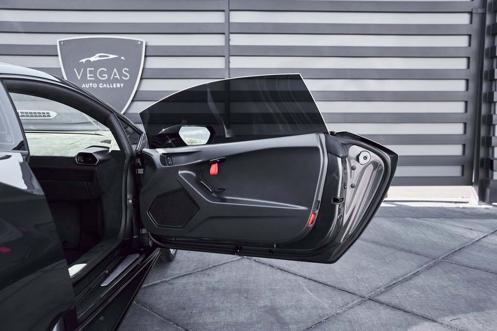 Used 2023 Lamborghini Huracan STO image 32