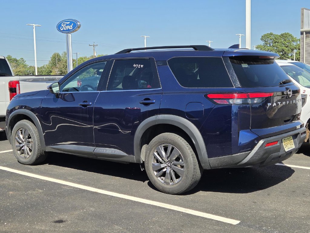 Used 2025 Nissan Pathfinder SV AWD/4WD image 5