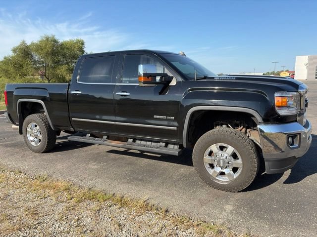 Used 2018 GMC Sierra 2500 SLT w/ Duramax Plus Package AWD/4WD image 3