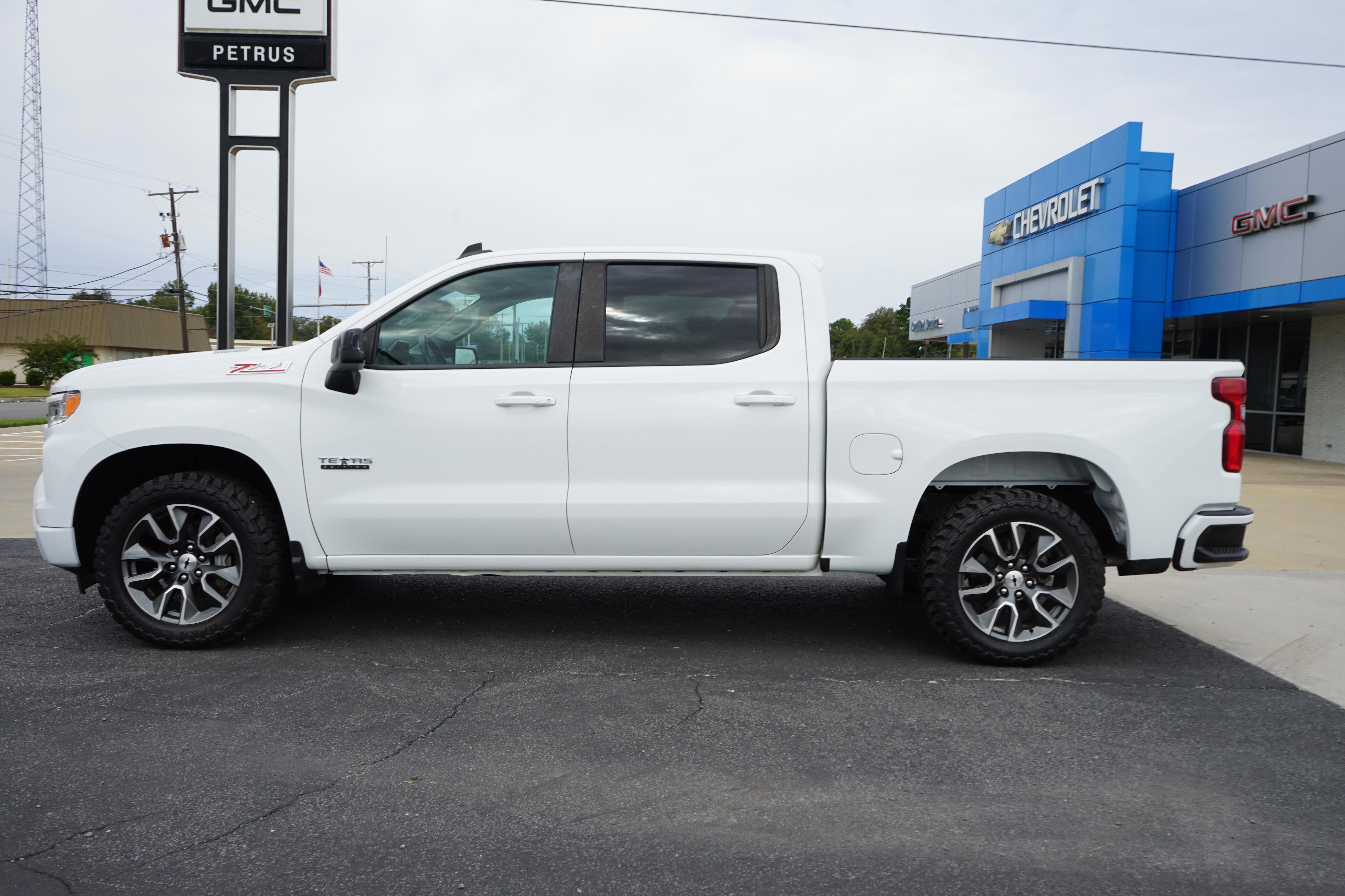 Used 2023 Chevrolet Silverado 1500 RST w/ Texas Edition Plus image 2
