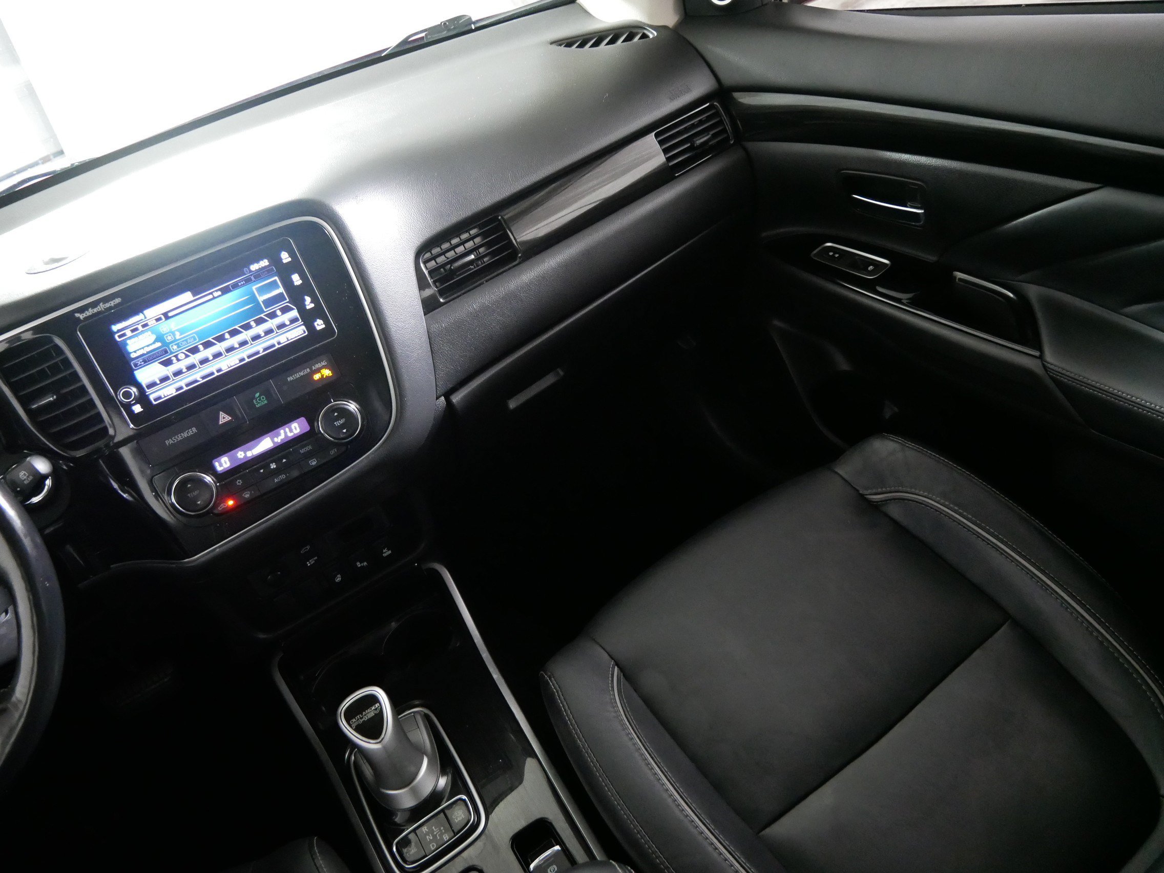 Used 2018 Mitsubishi Outlander GT AWD/4WD image 11