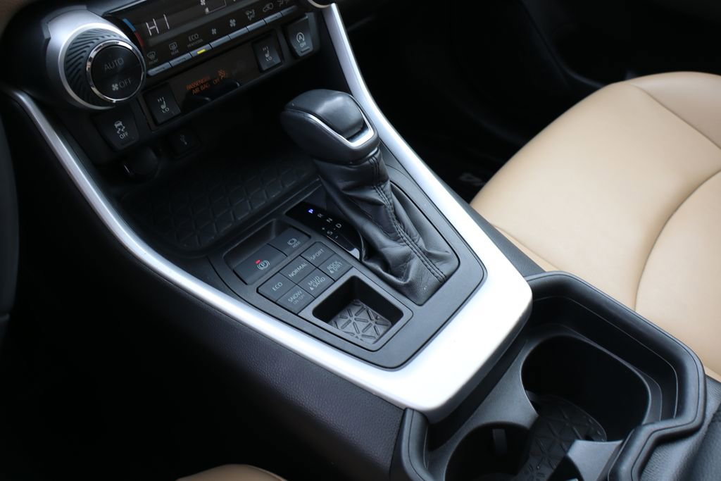 Used 2020 Toyota RAV4 XLE Premium image 25