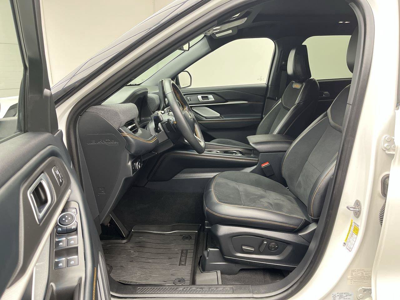 Used 2026 Ford Explorer Tremor w/ Tremor Ultimate Package AWD/4WD image 3