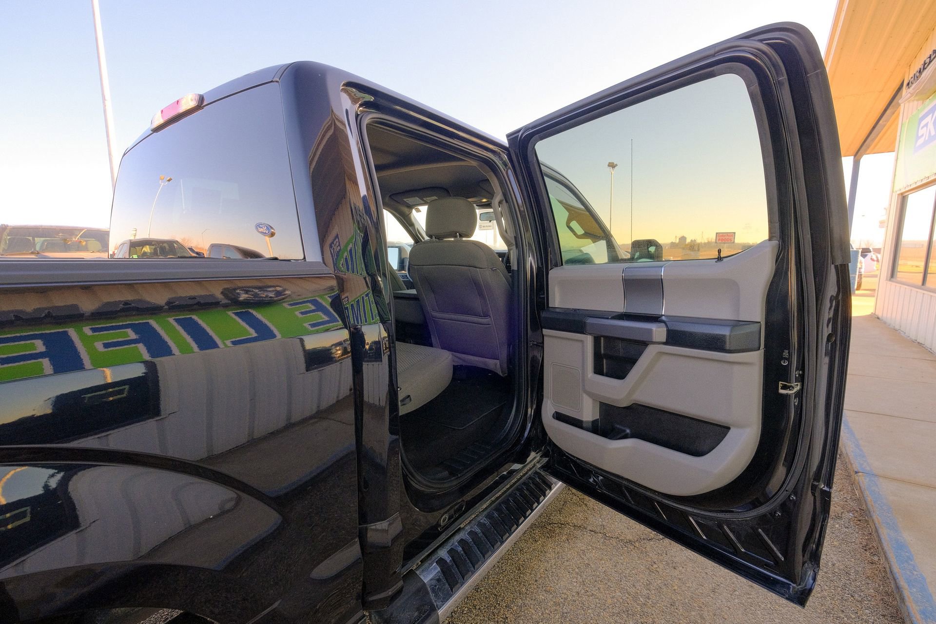 Used 2020 Ford F150 XLT w/ XTR Package image 17