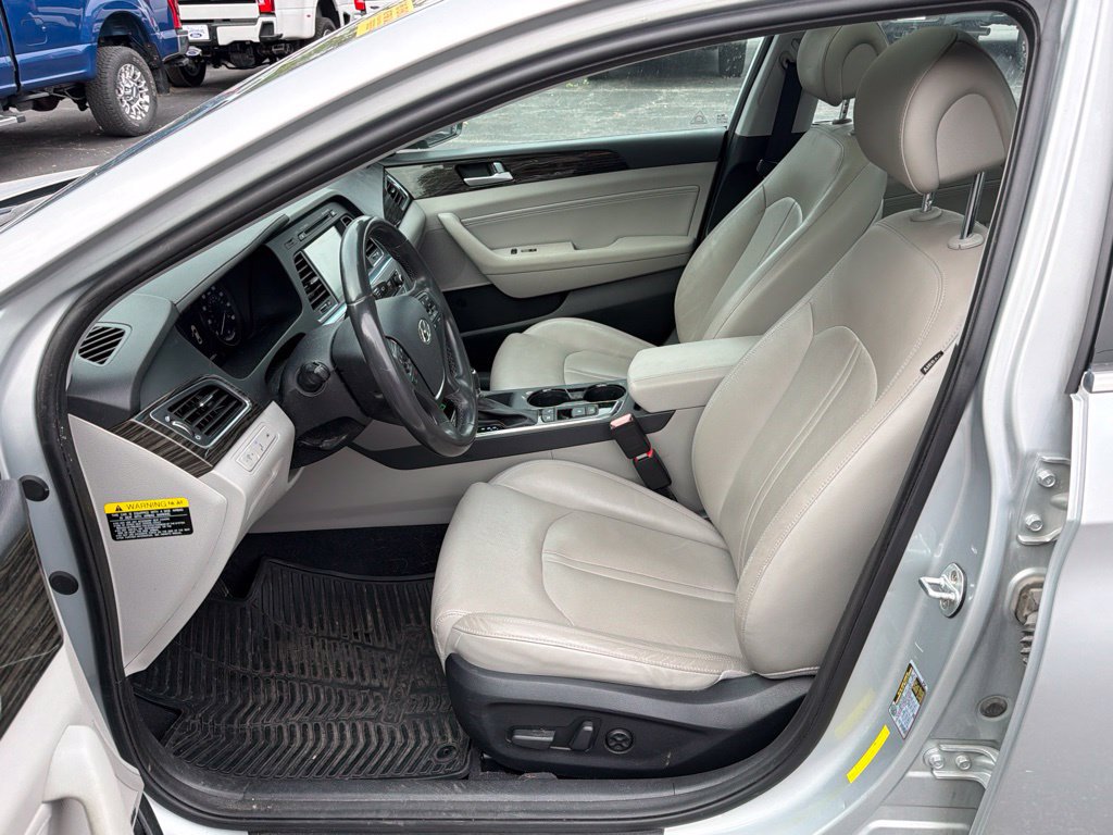 Used 2017 Hyundai Sonata Limited w/ Ultimate Package 02 FWD image 12