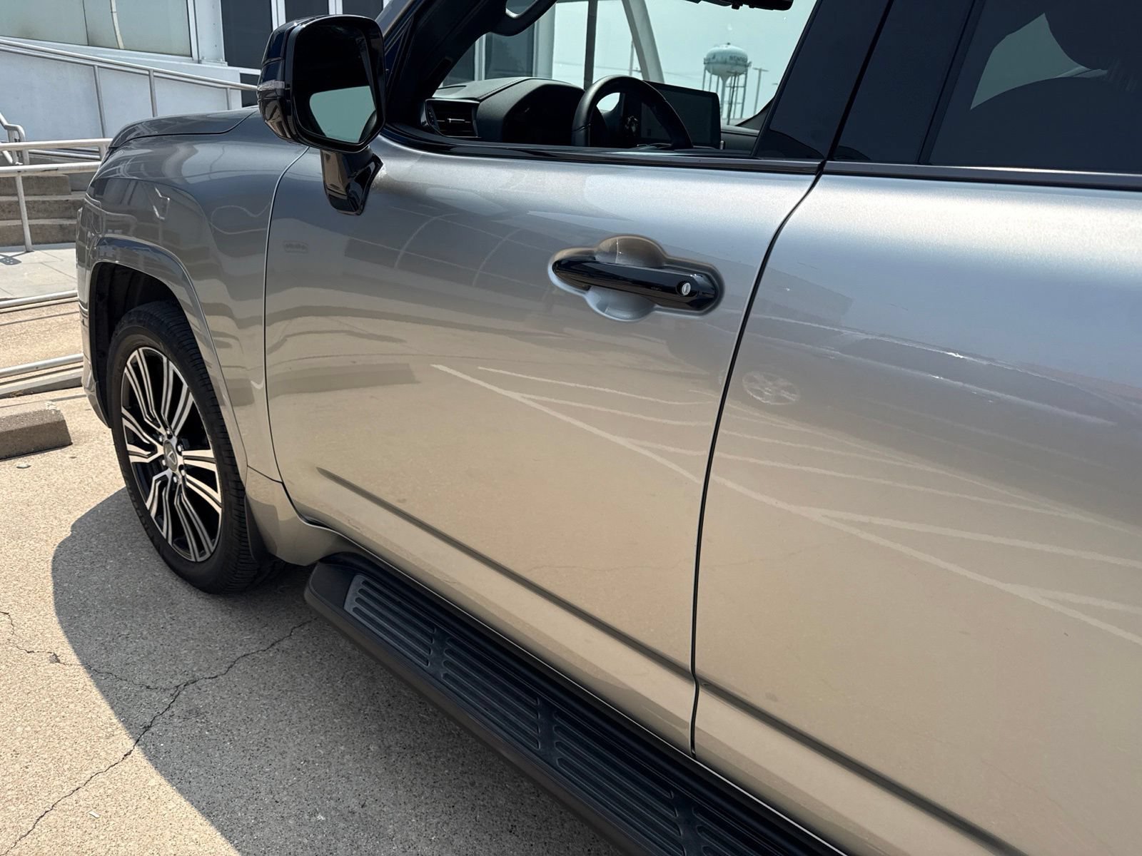Used 2025 Lexus LX 700h Luxury w/ Appearance Package AWD/4WD image 10
