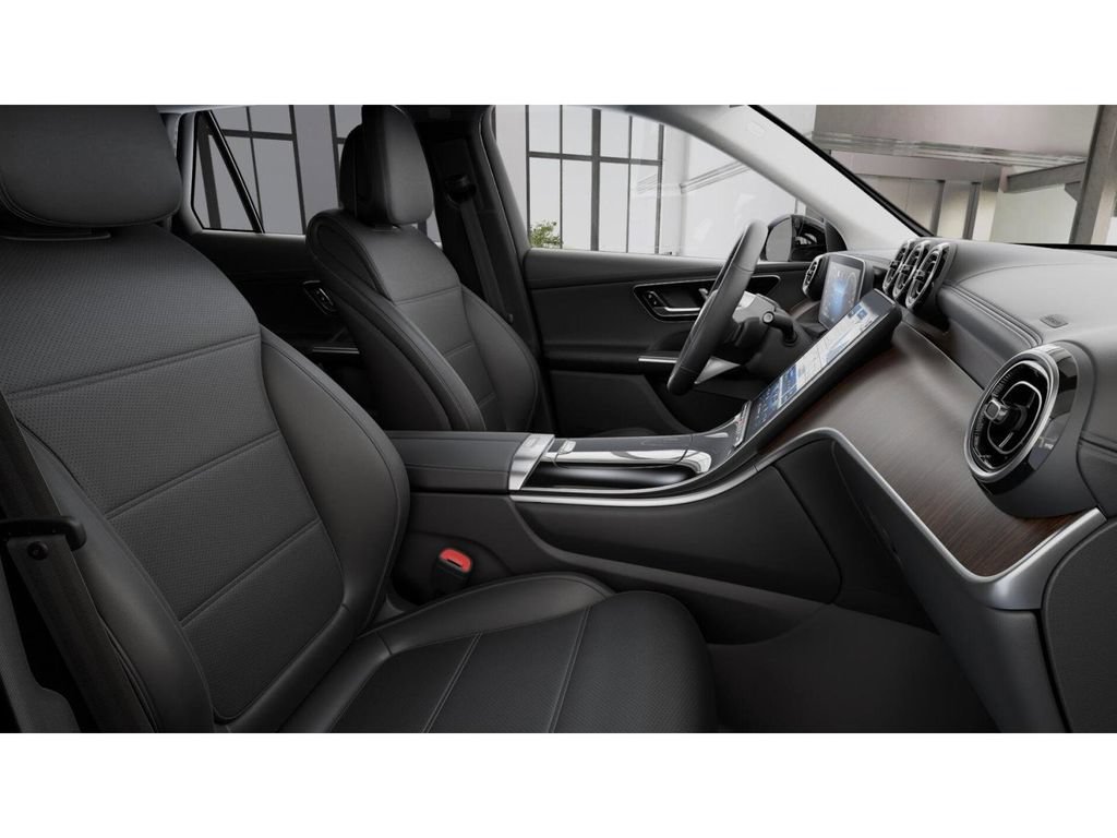 Certified 2025 Mercedes-Benz GLC 350e 4MATIC image 4