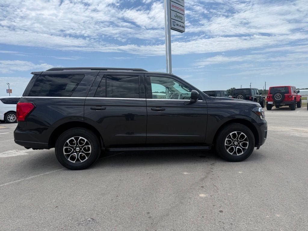 Used 2024 Ford Expedition XLT RWD image 6