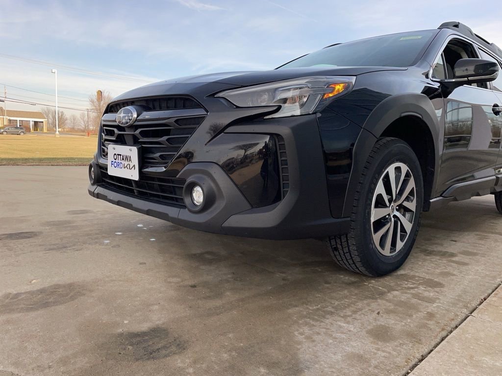 Used 2024 Subaru Outback Premium image 14