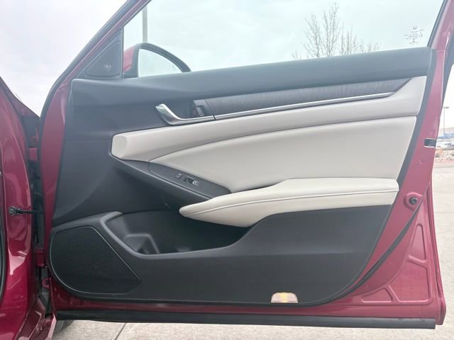 Used 2018 Honda Accord Touring image 28