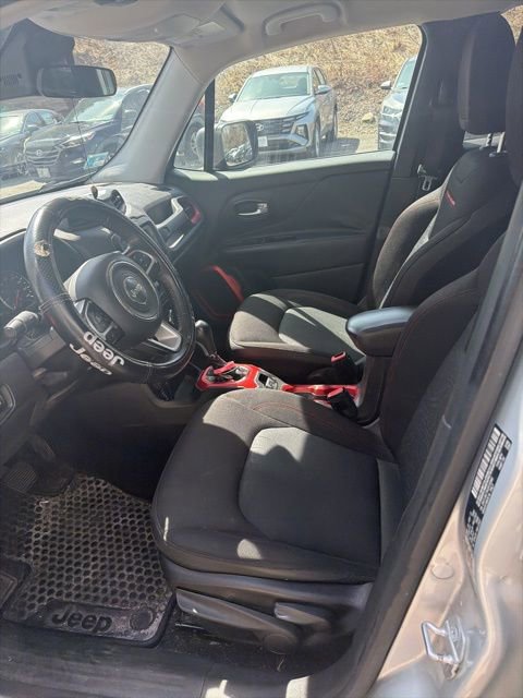 Used 2016 Jeep Renegade Trailhawk AWD/4WD image 5