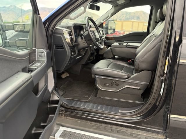 Used 2023 Ford F350 Lariat w/ FX4 Off-Road Package AWD/4WD image 26