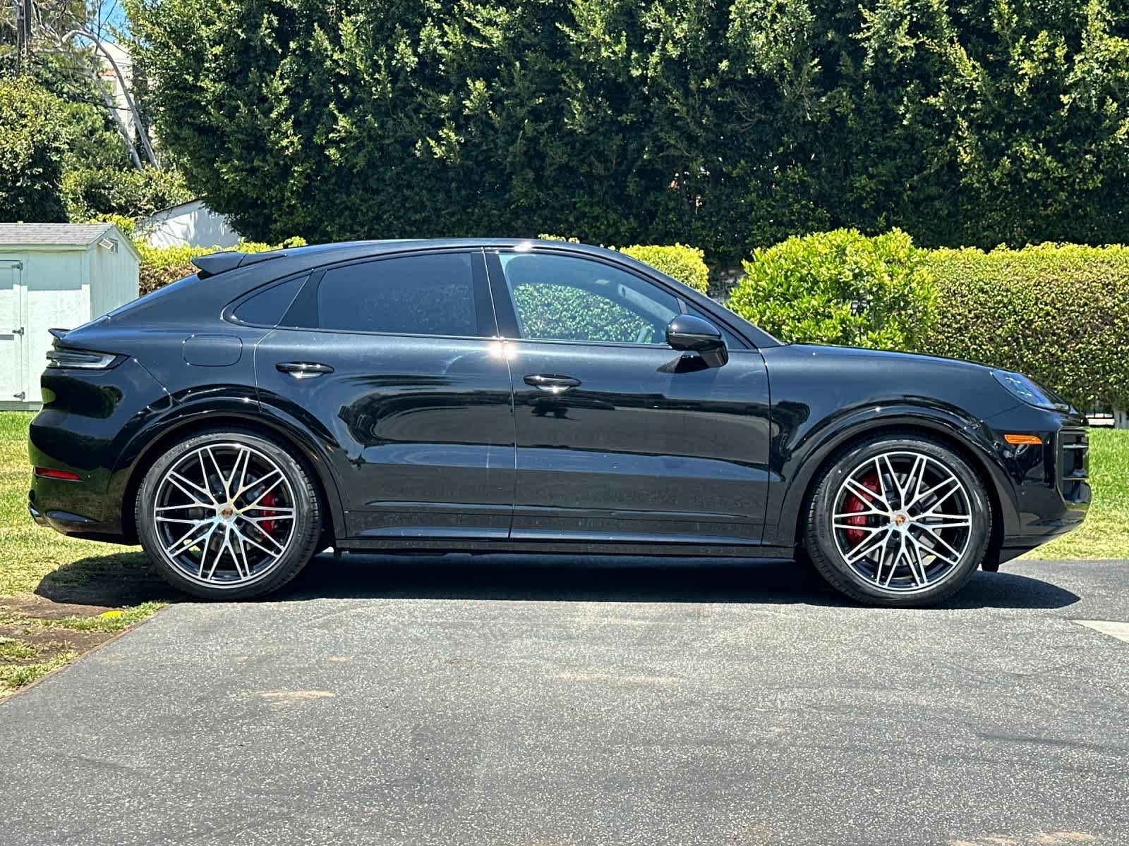 New 2026 Porsche Cayenne GTS AWD/4WD image 9