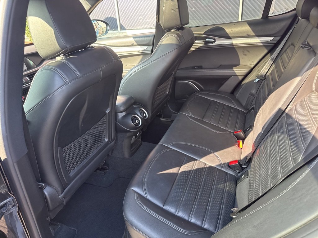 Used 2022 Alfa Romeo Stelvio Veloce image 44