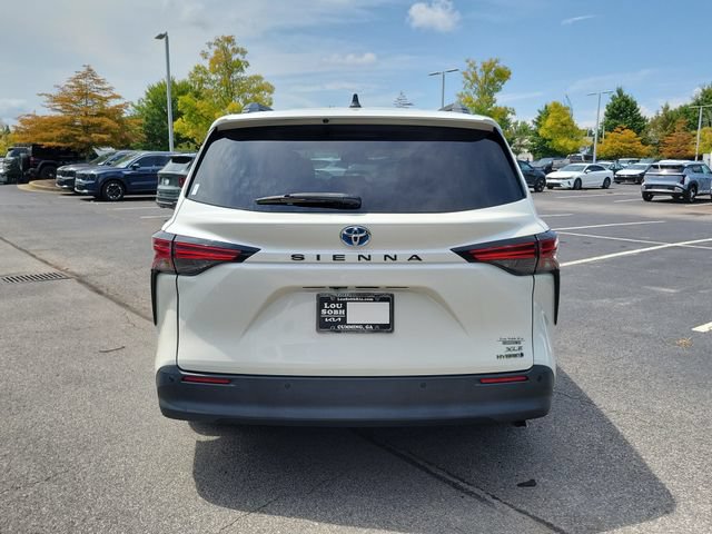 Used 2021 Toyota Sienna XLE FWD image 5