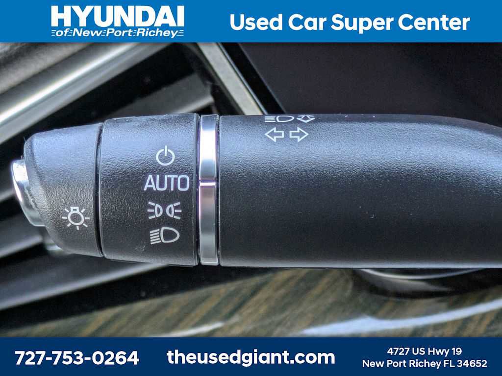 Used 2017 Cadillac XT5 FWD image 34
