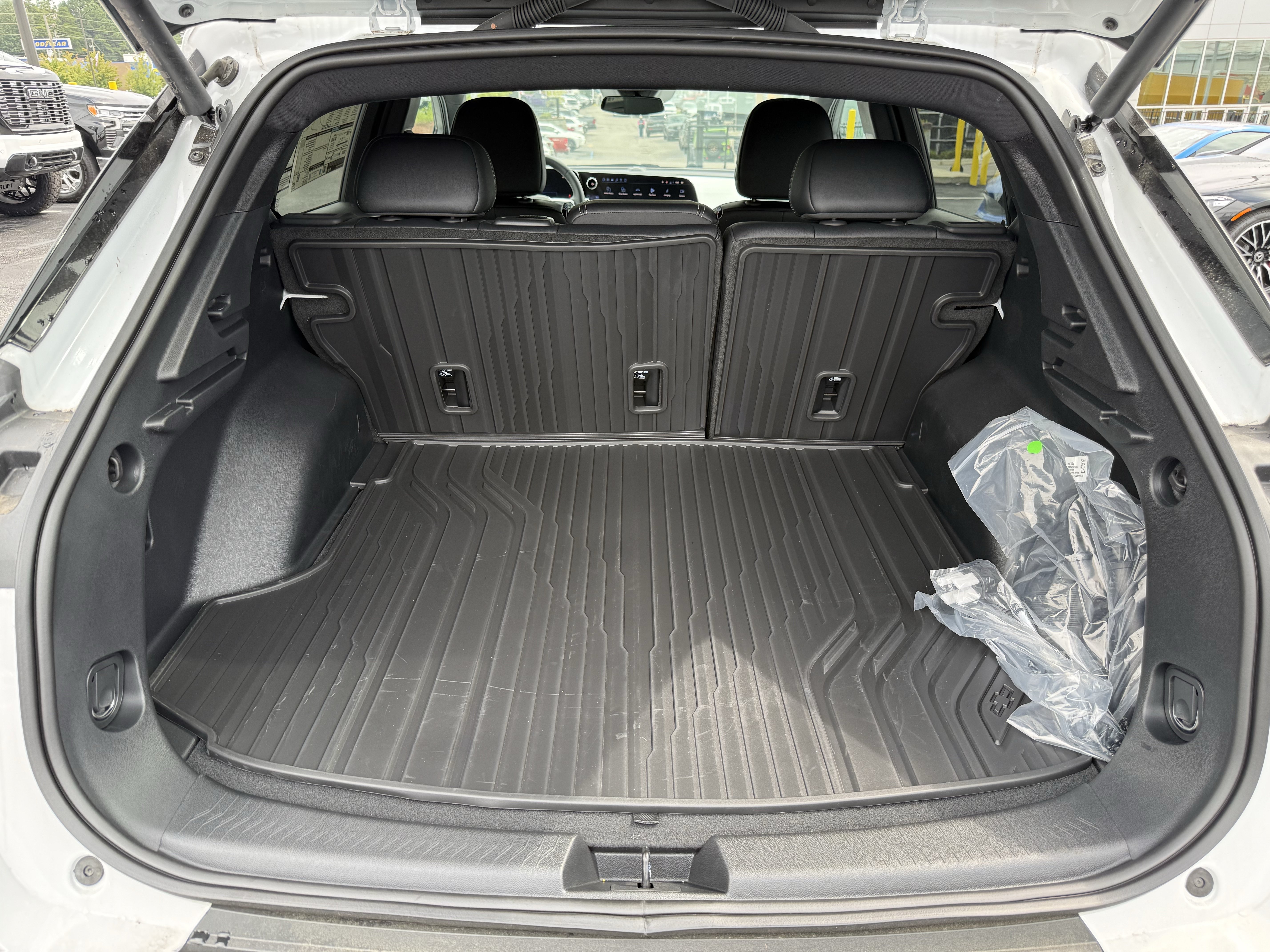 New 2026 Chevrolet Equinox EV LT FWD image 31