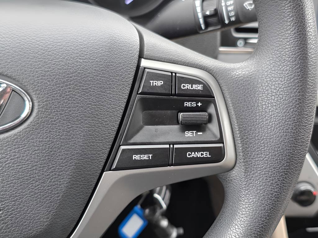 Used 2017 Hyundai Elantra SE image 27