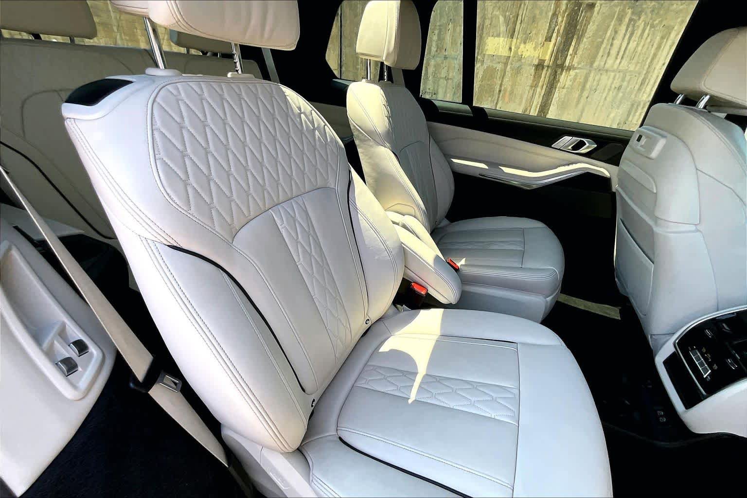 Used 2020 BMW X7 xDrive40i w/ M Sport Package AWD/4WD image 20
