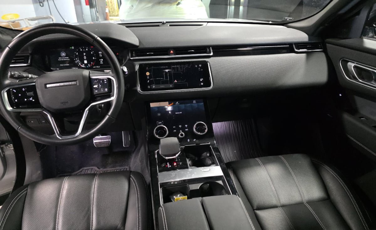 Used 2023 Land Rover Range Rover Velar R-Dynamic S AWD/4WD image 6