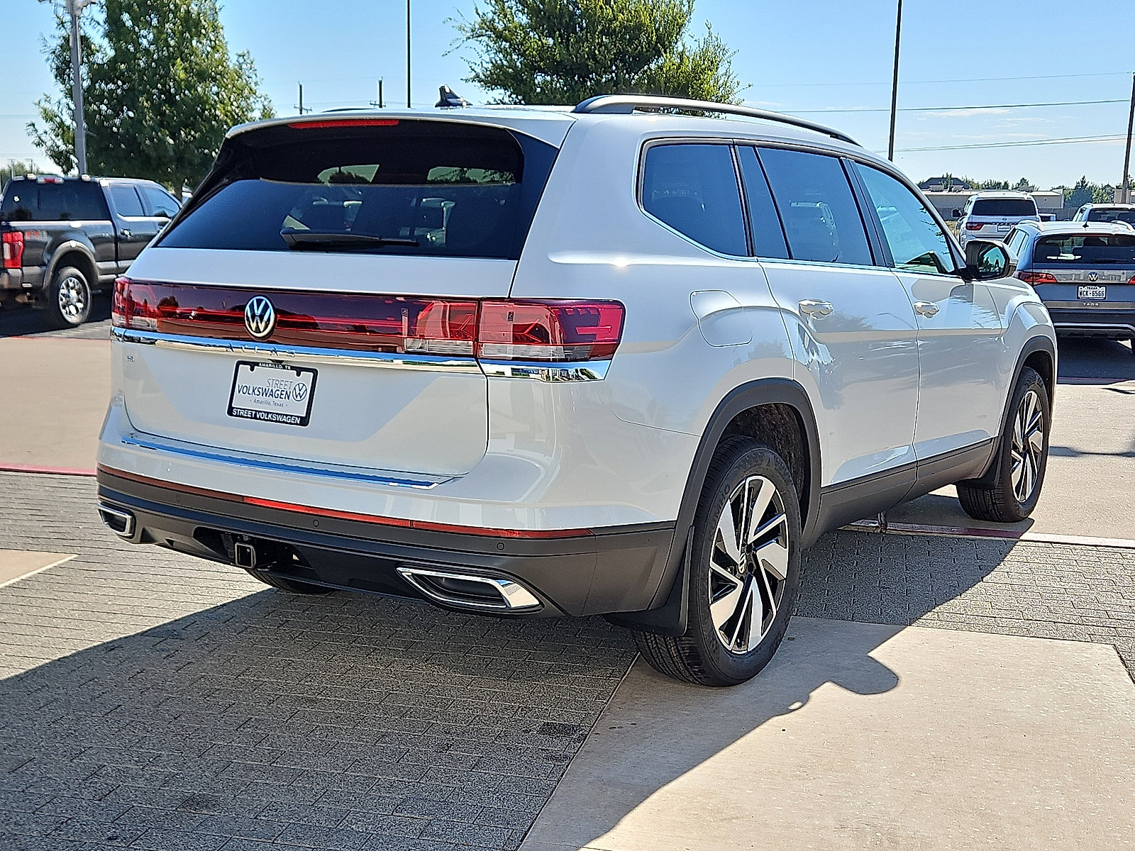 New 2026 Volkswagen Atlas SE image 4