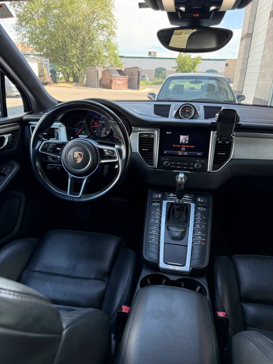 Used 2017 Porsche Macan Turbo w/ Premium Package Plus AWD/4WD image 21