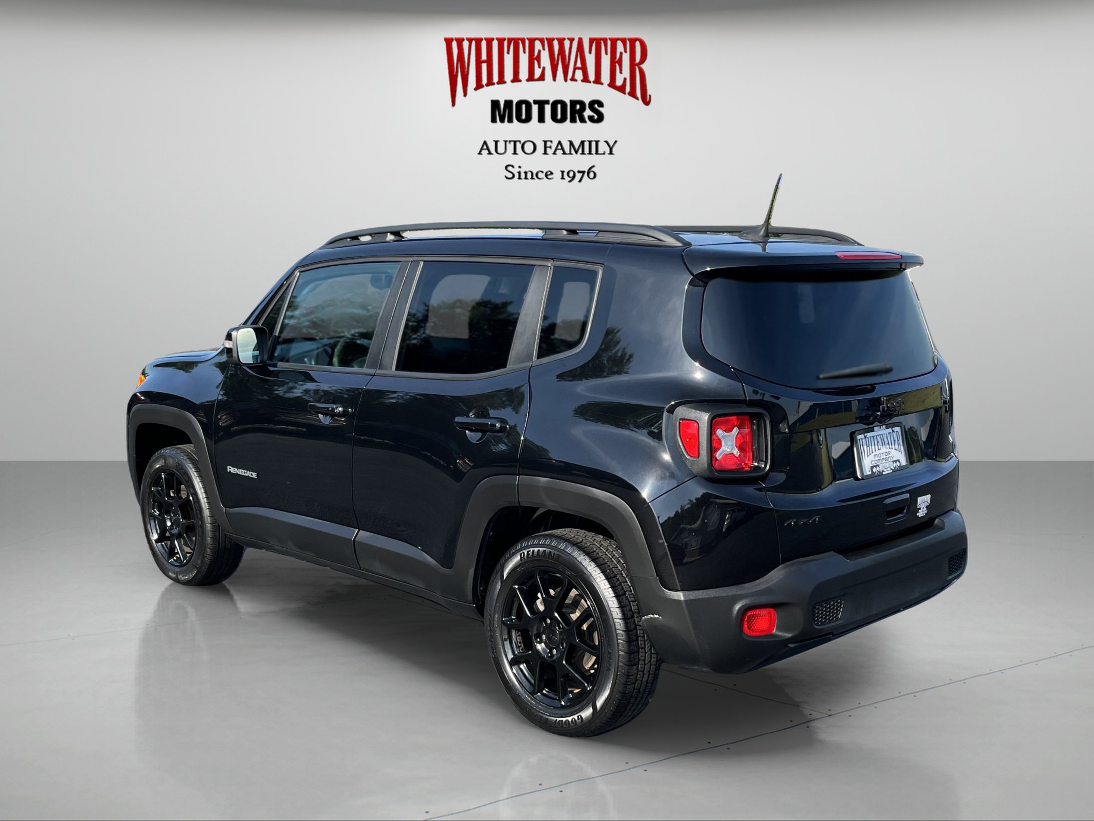 Used 2019 Jeep Renegade Altitude w/ Quick Order Package 22M AWD/4WD image 3