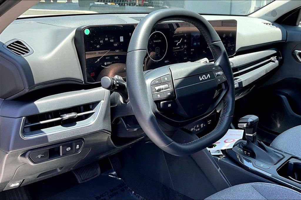 Used 2025 Kia K4 EX FWD image 11