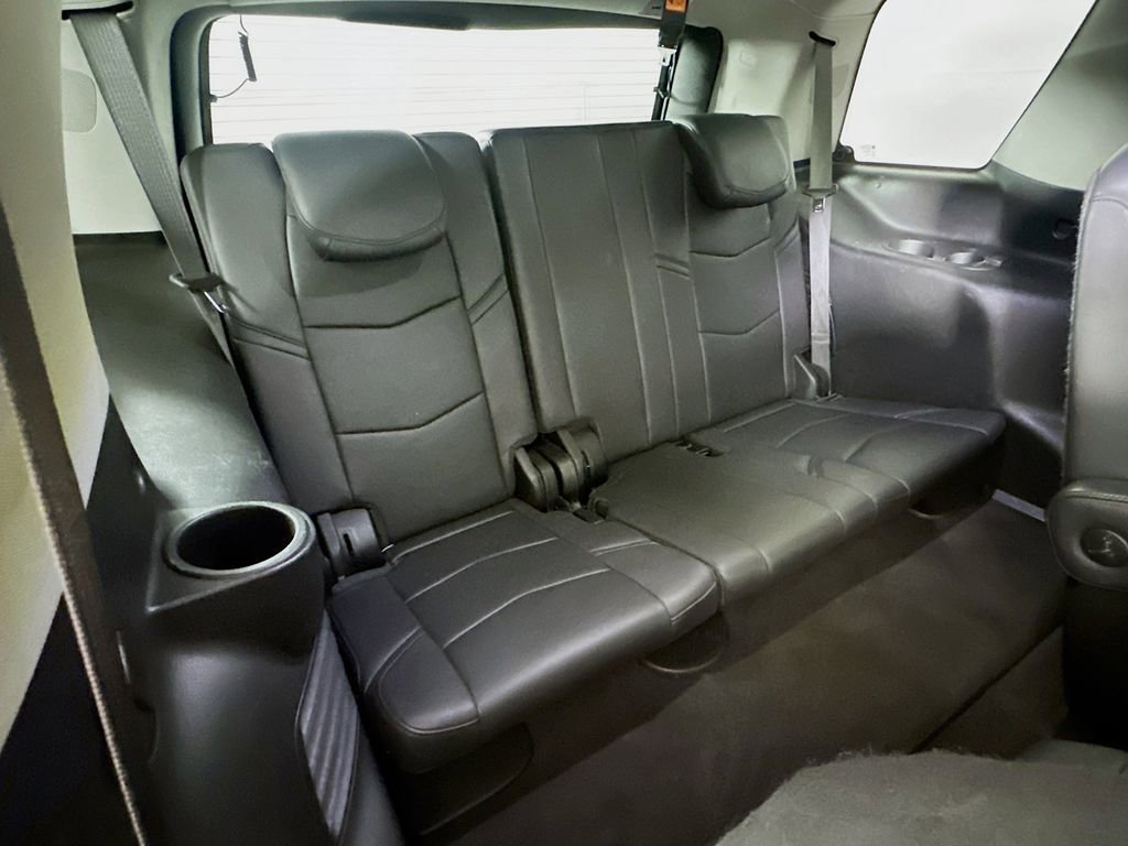 Used 2020 Cadillac Escalade Luxury w/ Escalade Sport Edition image 14