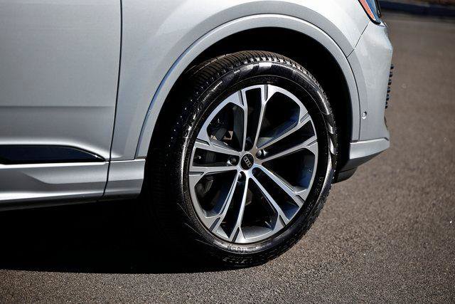 Certified 2025 Audi Q7 2.0T Premium Plus w/ Premium Plus Package image 5