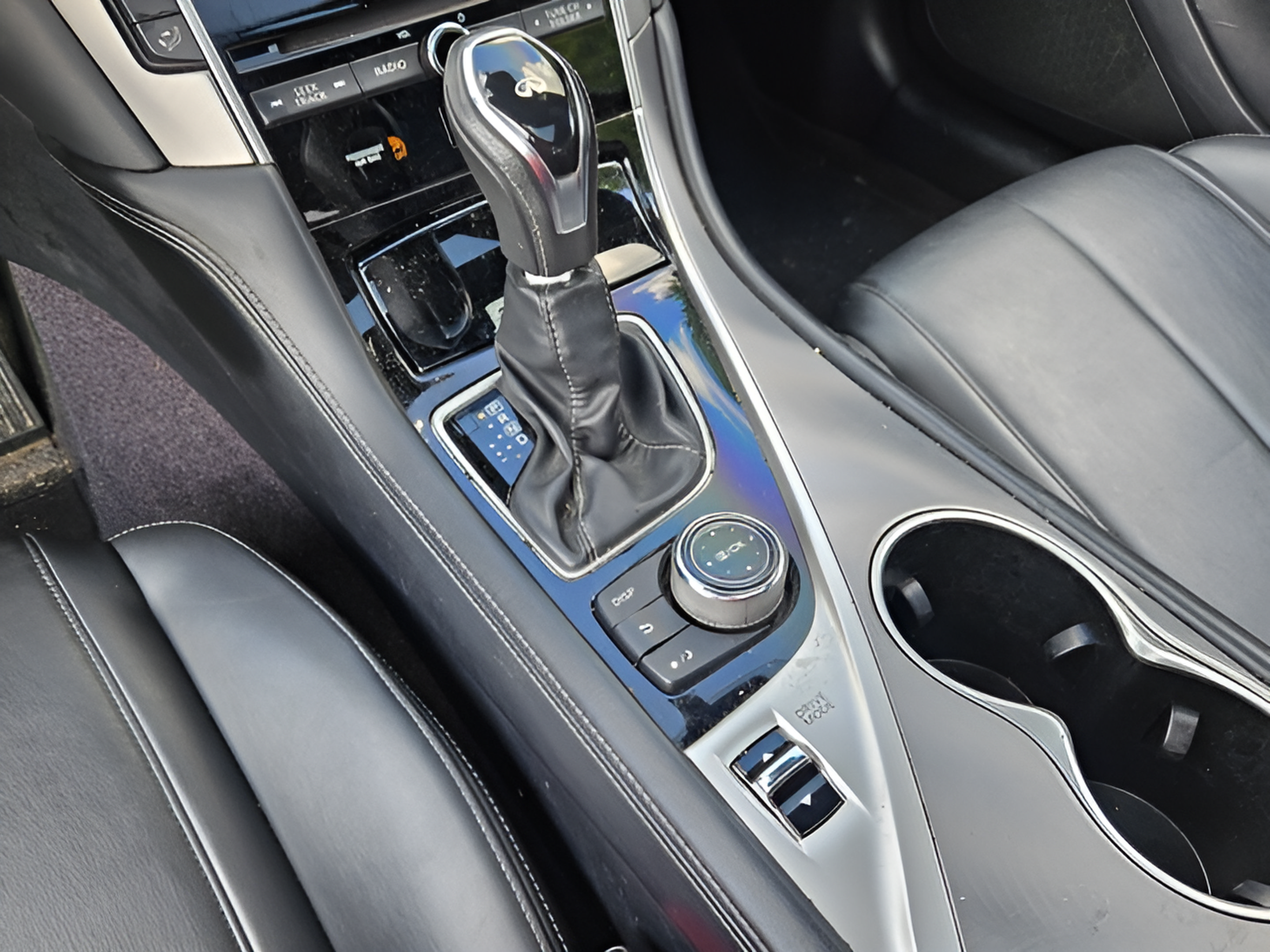 Used 2020 INFINITI Q60 3.0t Luxe RWD image 16